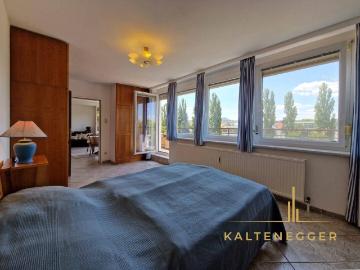 Großzügige 2 Zimmer Dachgeschosswohnung mit westlicher...