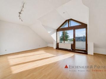 Großzügige Maisonette mit zwei Sonnenbalkonen stilvolles...