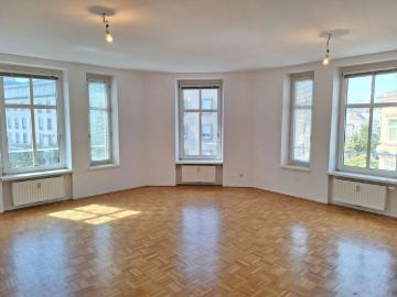 Großzügige 3 Zimmer Wohnung im Zentrum von Wels