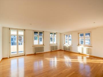 Grosszügige Altstadtwohnung mit sonnigem Balkon