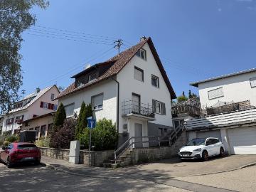 Großzügiges 2 Familienhaus mit Garagen / Gewerbehalle in...