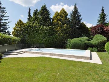 Großzügiges EFH auf 1200m² +1300m² Baugrund! Mit Pool,...