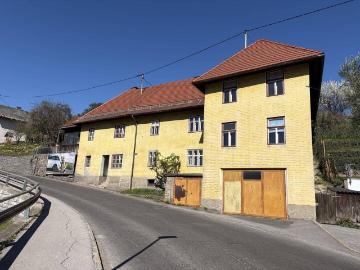 GROßZÜGIGES EIN ODER ZWEIFAMILIENHAUS MIT FLEXIBLER...