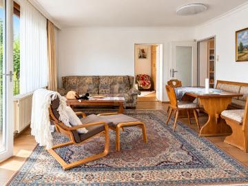 GROßZÜGIGES WOHNEN MIT SÜDBALKON UND KACHELOFEN