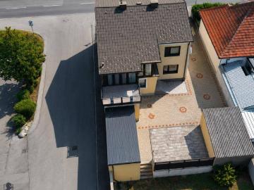 Großzügiges Wohnhaus mit Terrasse, Garage und viel Platz...