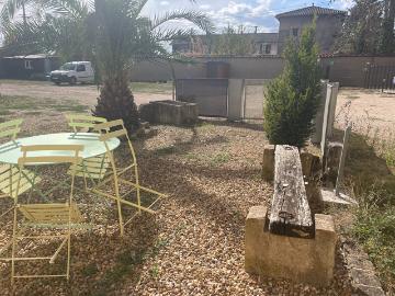 Grand T2 avec jardin privatif et place de parking, La...