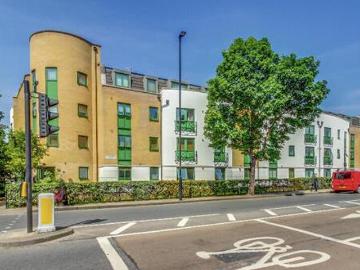Greenford Road, Greenford, 2 Bedroom Ground