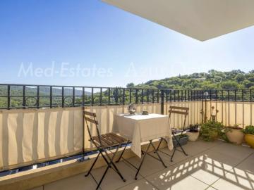 Grimaud village Appartement T2 avec balcon et vue...