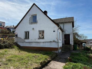 Grundstück mit Einfamilienhaus in Sinzing