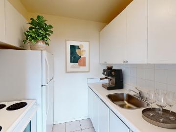 Hampton House South 1 Bedroom Apartment for Rent at 322...