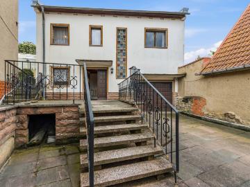 Handwerker aufgepasst! Einfamilienhaus mit Pool und...