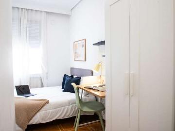 Habitación en piso compartido en alquiler en Argüelles,...