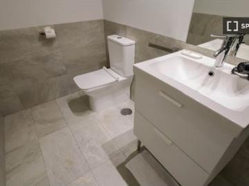Habitación en un apartamento compartido de 1 dormitorio...