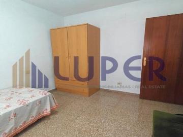 HABITACIONES EN ALQUILER A ESTUDIANTES EN SAN VICENTE...
