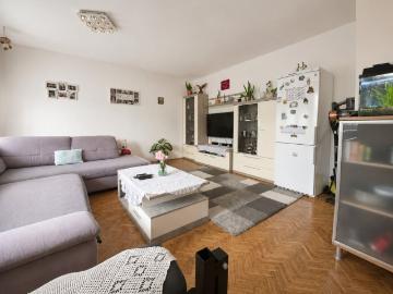 Halbstock Maisonette mit Gartenanteil in Ruhiger Lage in...