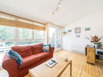 Hardel Walk, London SW2 3 bed maisonette to rent £2,750...