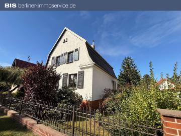 Haus mit Charme und großem Grundstück – Baupotenzial...