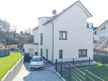 Haus zum Kaufen in Kelkheim 1.685.000,00 EUR 275 m²