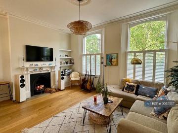 Hazellville Road, London, N19 2 bed flat to rent £4,500...