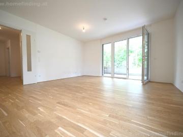 helle 4 Zimmerwohnung, große Loggia mit Grünblick,...