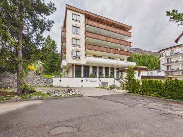 Helle 1.5 Zimmer Wohnung mit Balkon, Davos Dorf