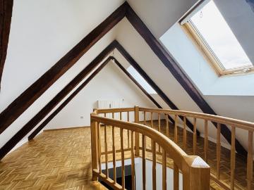 Helle 2 Zi Dachgeschoß Wohnung mit Stellplatz in Fernitz...