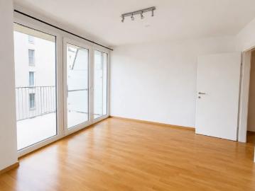 Helle 2 Zimmer Wohnung mit Balkon, Parkplatz möglich –...