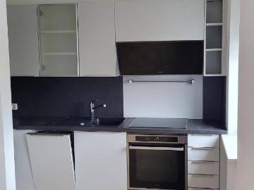 reserviert helle 2 Zimmer Wohnung MIT Carport 50 m zur...