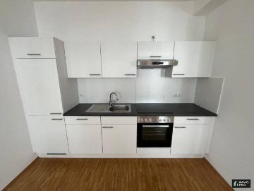 Helle 2 Zimmer Wohnung mit moderner Einbauküche