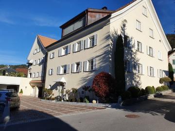 Helle 2 Zimmerwohnunbg in schöner Hanglage