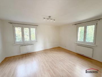 Helle 3 Zimmerwohnung beim Schloss Tribuswinkel!
