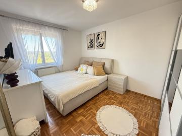 Helle 3,5 Zimmer Wohnung | 6. Stock mit Lift | Südloggia...