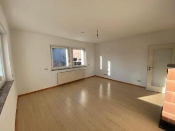 Helle und ruhige 4 Zimmer Wohnung mit Einbauküche in...