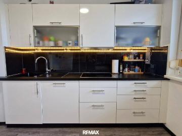 Helle Eigentumswohnung mit Loggia, Garage und...