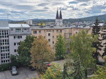 Helle, frisch renoviert 2,5 Zimmer Wohnung | Lift |...