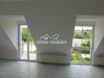 helle moderne DG 4 Zi im Ort Hirschaid auch...