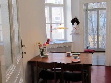 HELLER ALTBAU MIT BALKON WG GEEIGNET