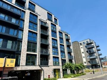 Herschel Street, SLOUGH 2 bed apartment to rent £1,885...