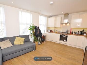 High Road, London N2, 1 bed flat to rent, £1,700 pcm |...