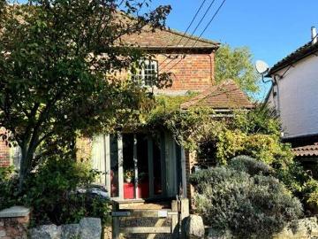 High Street, Manton, 2 Bedroom End