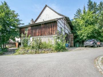 Historisches Wohnhaus mit Sanierungsbedarf und viel...