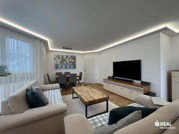 Hochwertig sanierte 4 Zimmer Wohnung mit Loggia,...