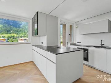 Hochwertig sanierte 4 Zimmer Wohnung mit 3 Balkonen &...