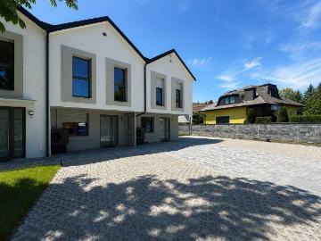 Hochwertiges Erstbezugs Reihenhaus auf Eigengrund großer...