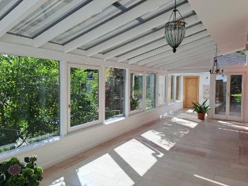 Hof bei Salzburg: 160 m2 Landhausstil mit Wintergarten,...