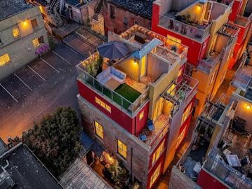 House with terrace