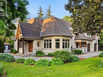House with pool and garden