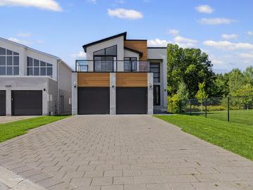Contemporary house with pool