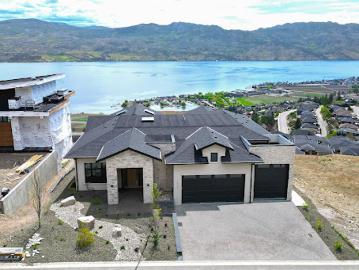 House with pool and terrace