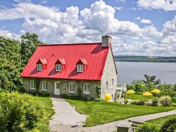 House with garden and terrace